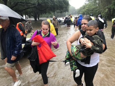 Evacuees fleeing Hurricane Harvey flooding